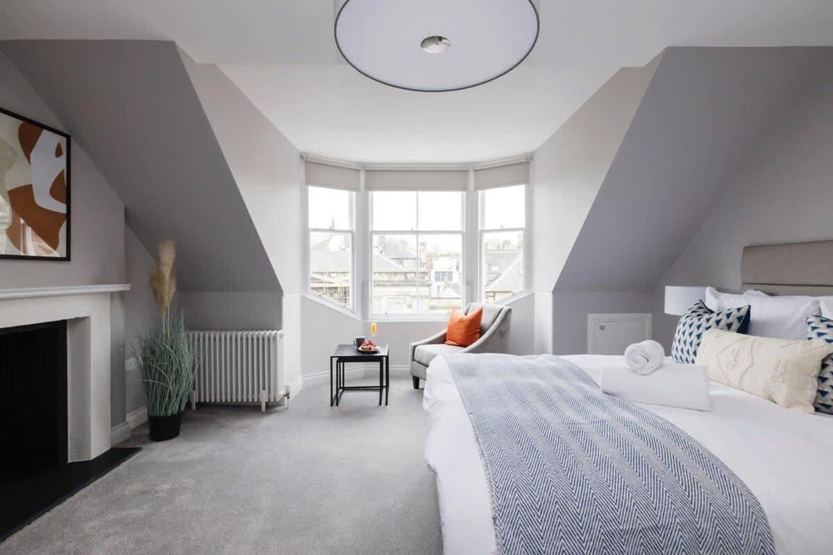 Dragon Suites - City Centre Castle View 1 Bed Apartment EDI Exterior foto